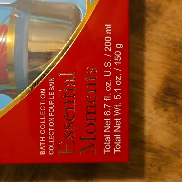 Bath Products Gift Set - Picture 2 of 5